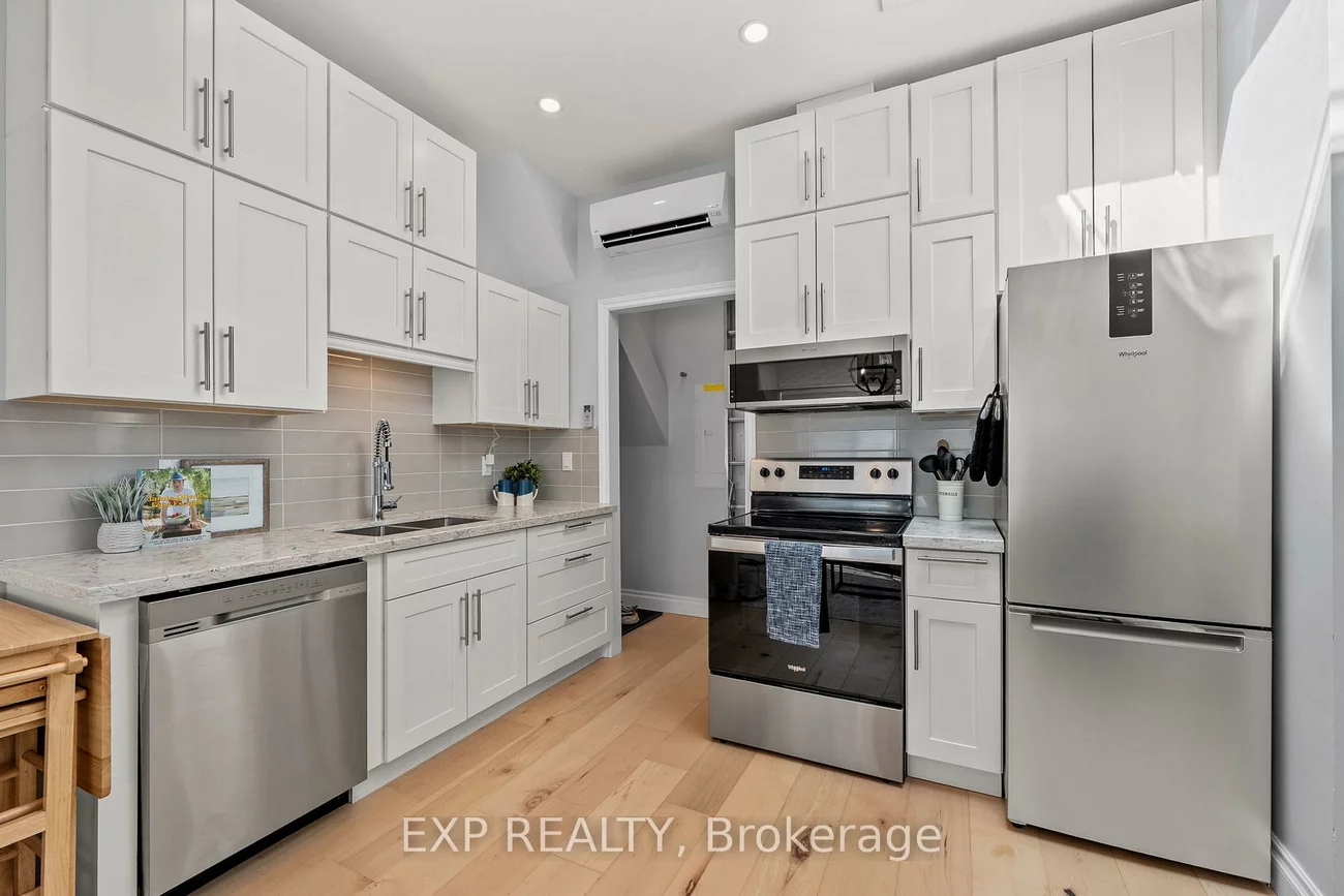 29, Grace, Trinity-Bellwoods, Toronto