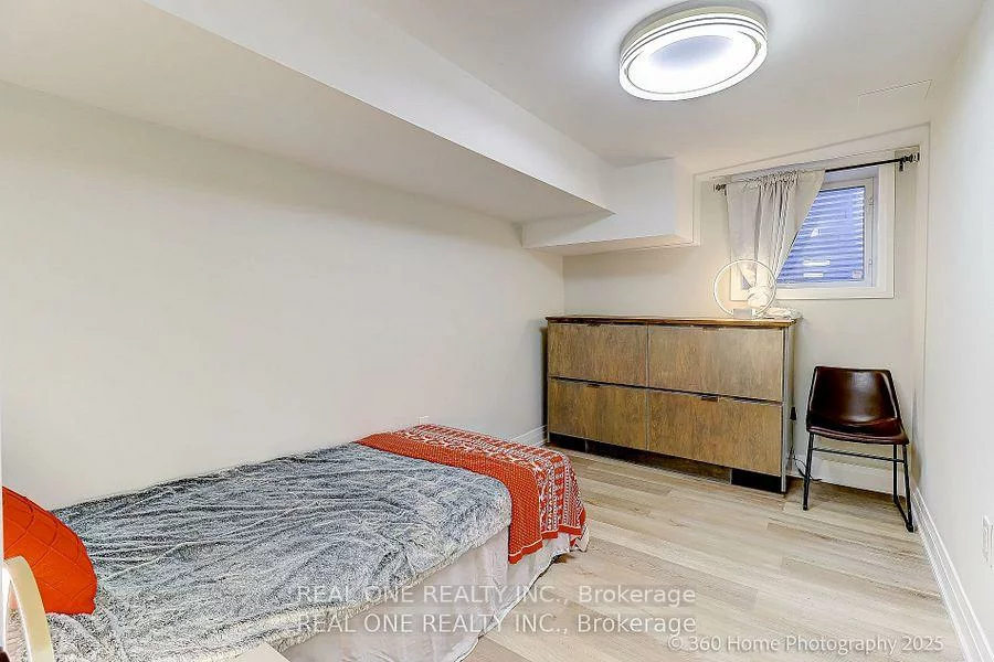 10, North Hills, Banbury-Don Mills, Toronto