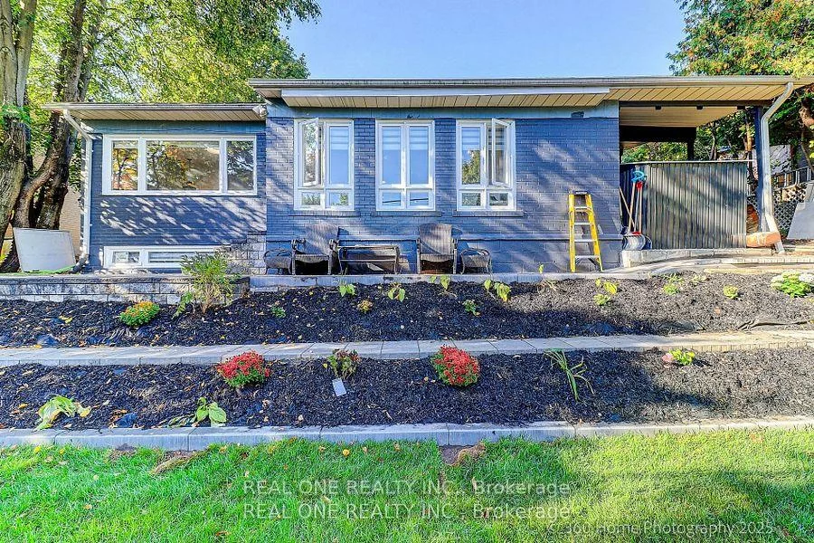 10, North Hills, Banbury-Don Mills, Toronto