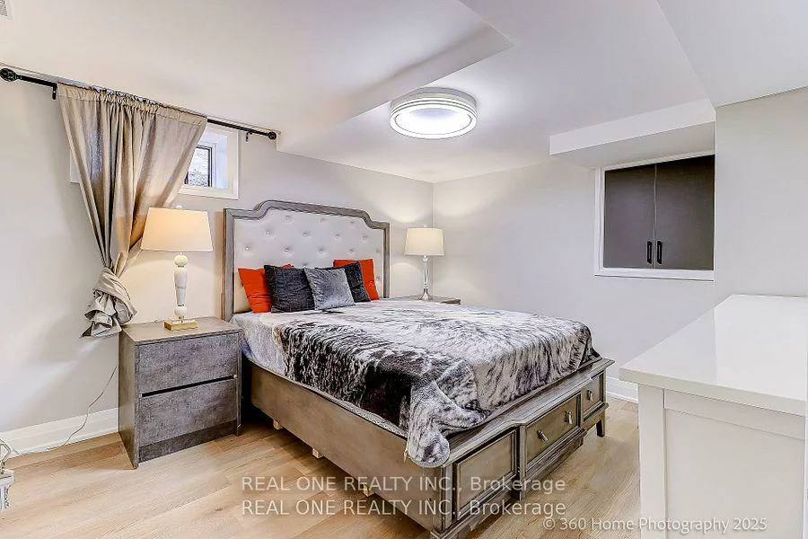 10, North Hills, Banbury-Don Mills, Toronto