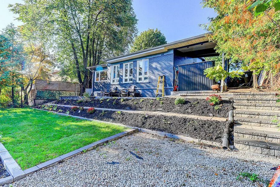 10, North Hills, Banbury-Don Mills, Toronto