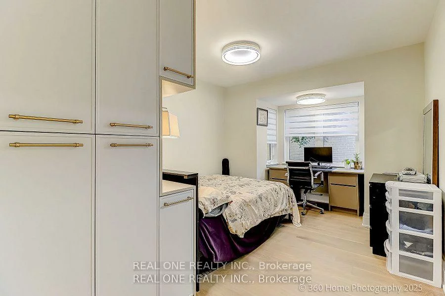 10, North Hills, Banbury-Don Mills, Toronto