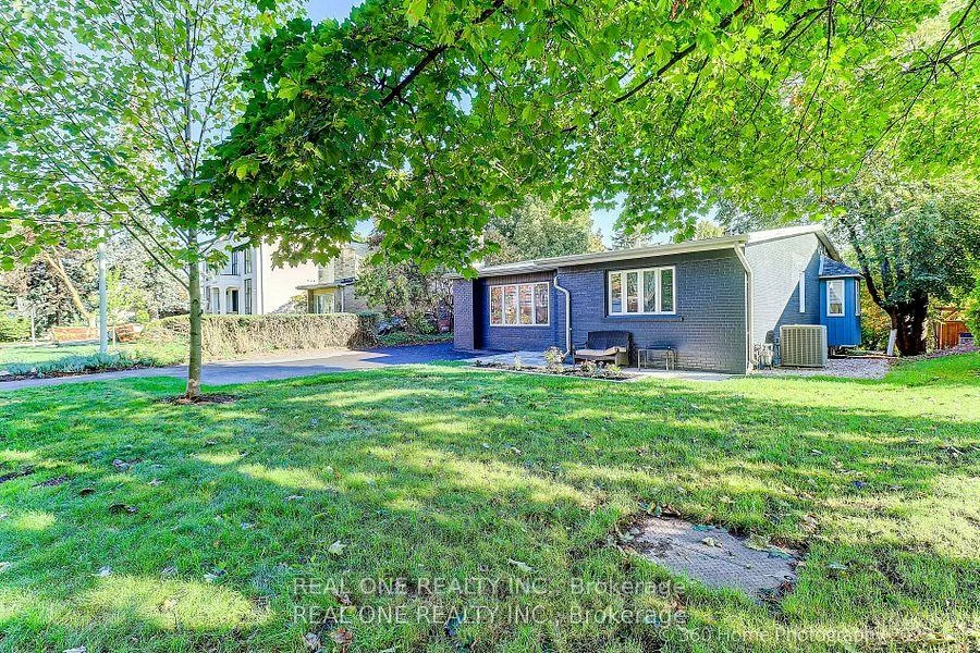 10, North Hills, Banbury-Don Mills, Toronto