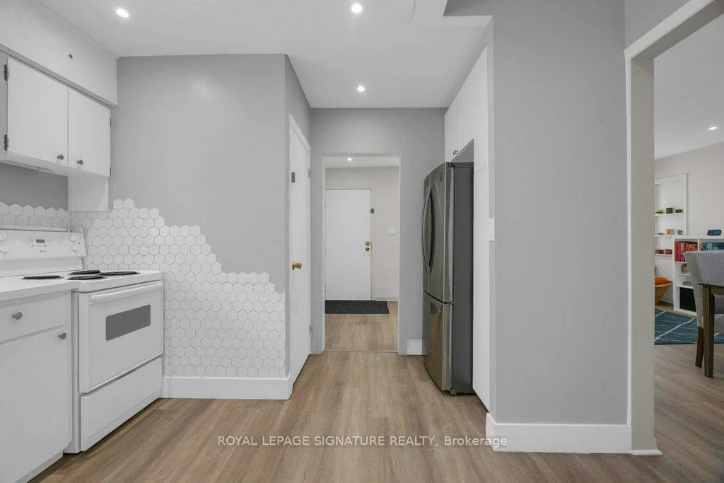 184, Hendon, Newtonbrook West, Toronto