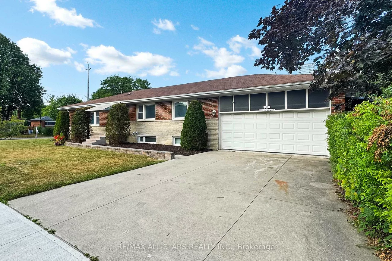 105, Betty Ann, Willowdale West, Toronto