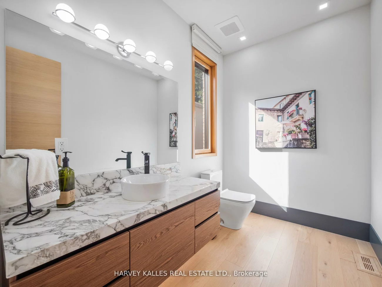 170, Burndale, Lansing-Westgate, Toronto