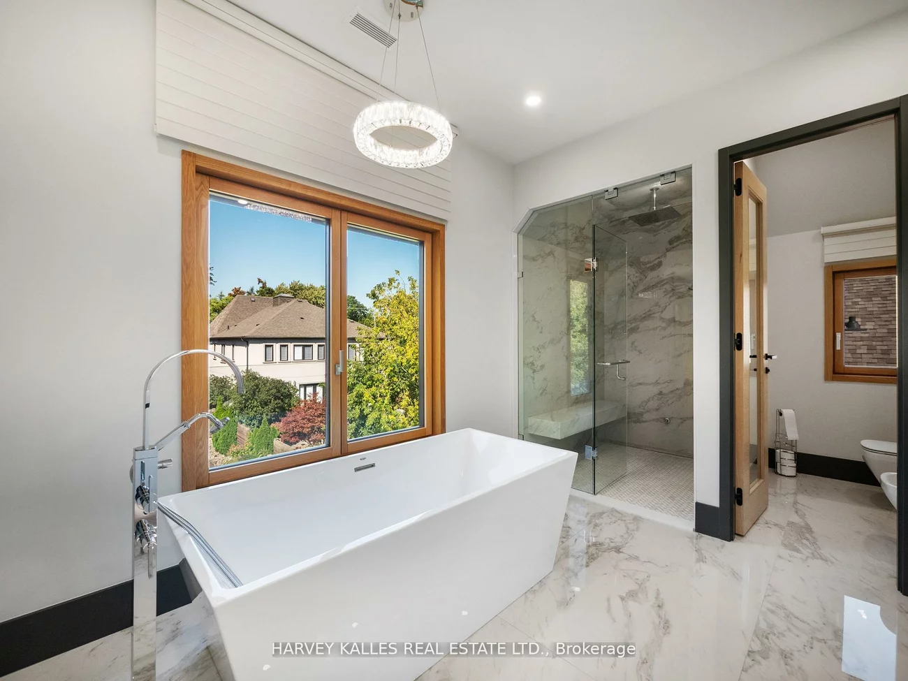 170, Burndale, Lansing-Westgate, Toronto