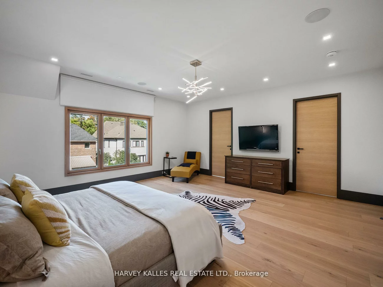 170, Burndale, Lansing-Westgate, Toronto