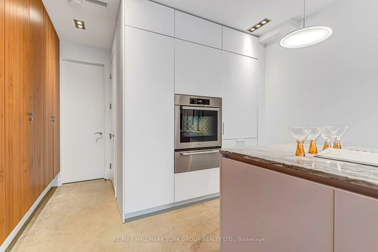 840, Richmond, Trinity-Bellwoods, Toronto