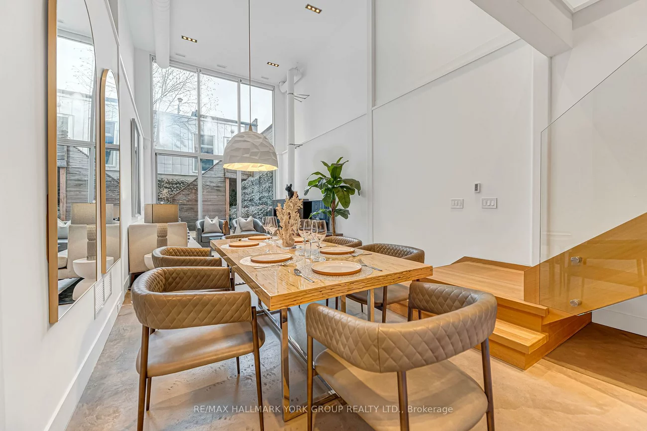 840, Richmond, Trinity-Bellwoods, Toronto