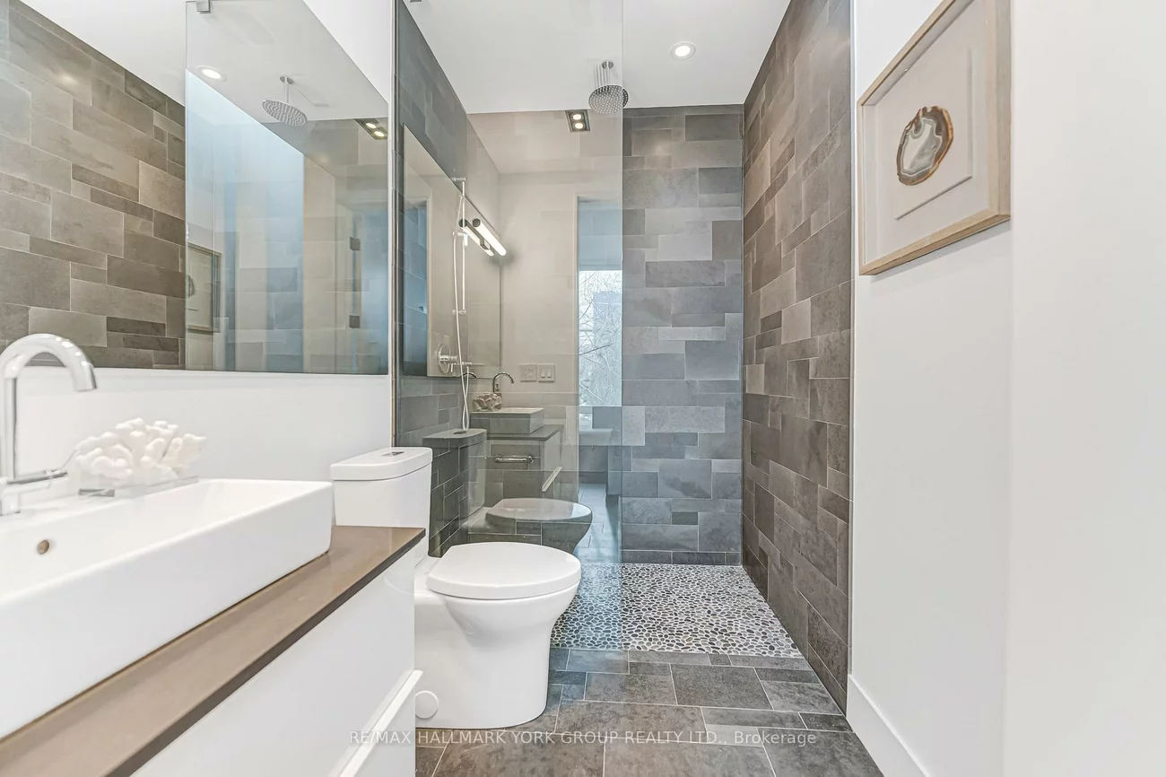 840, Richmond, Trinity-Bellwoods, Toronto