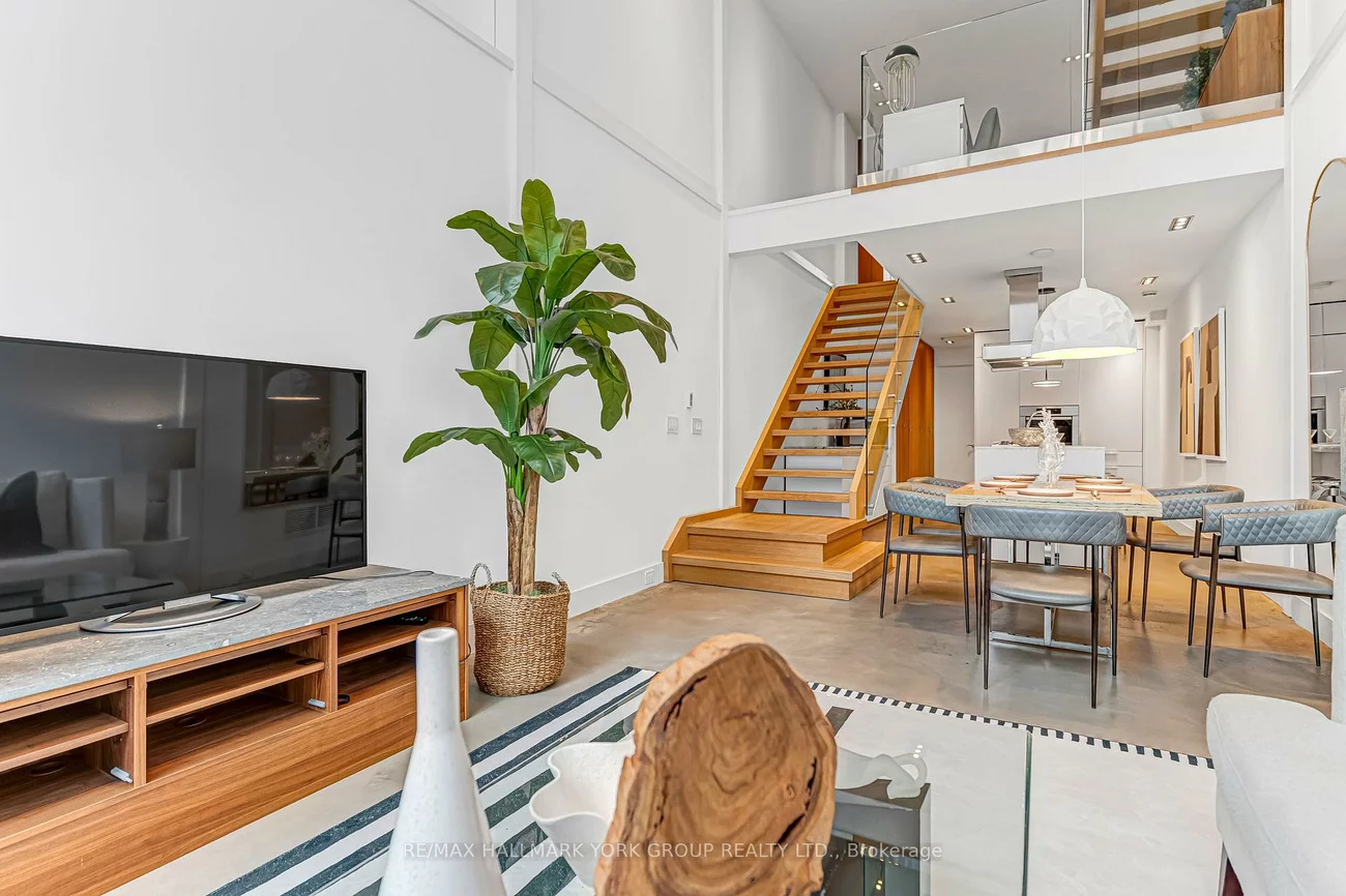 840, Richmond, Trinity-Bellwoods, Toronto