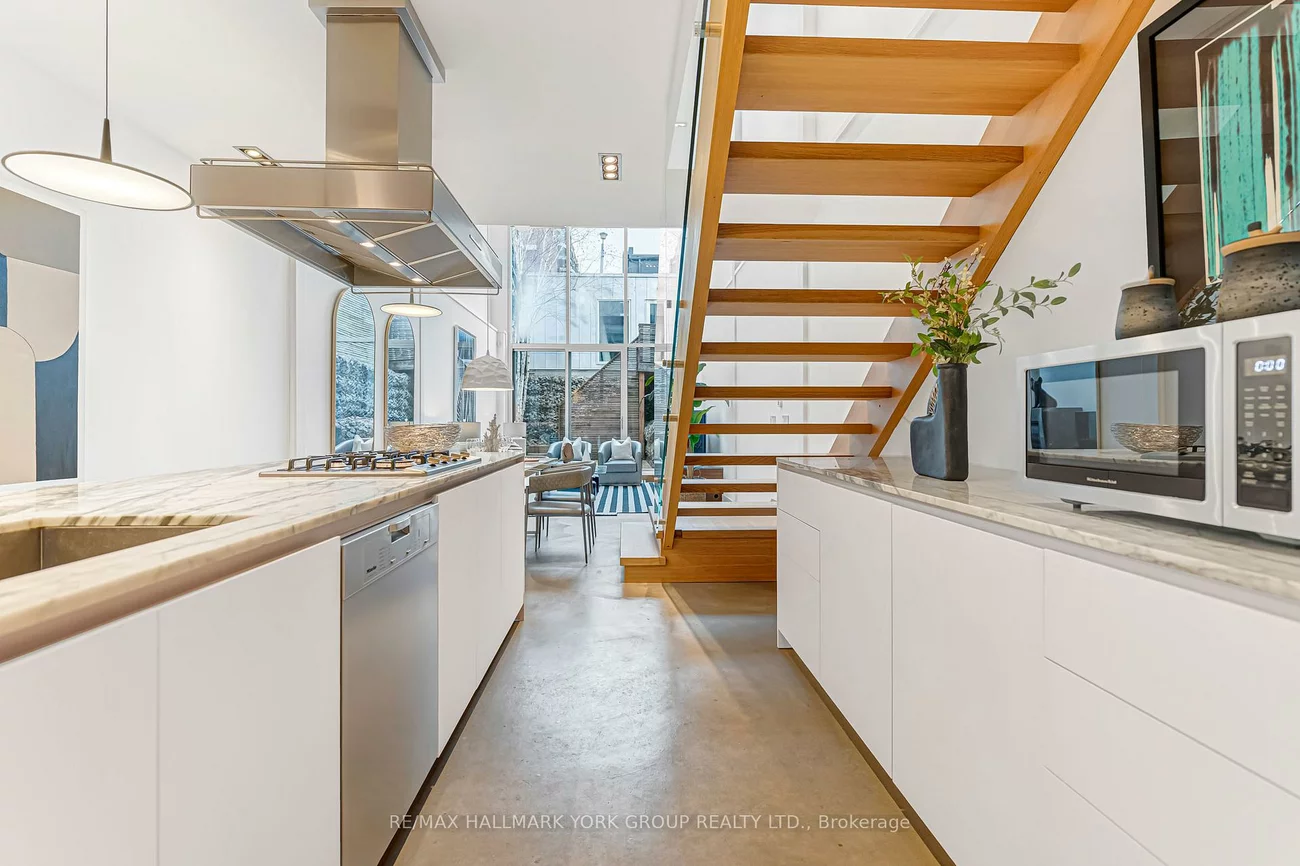 840, Richmond, Trinity-Bellwoods, Toronto