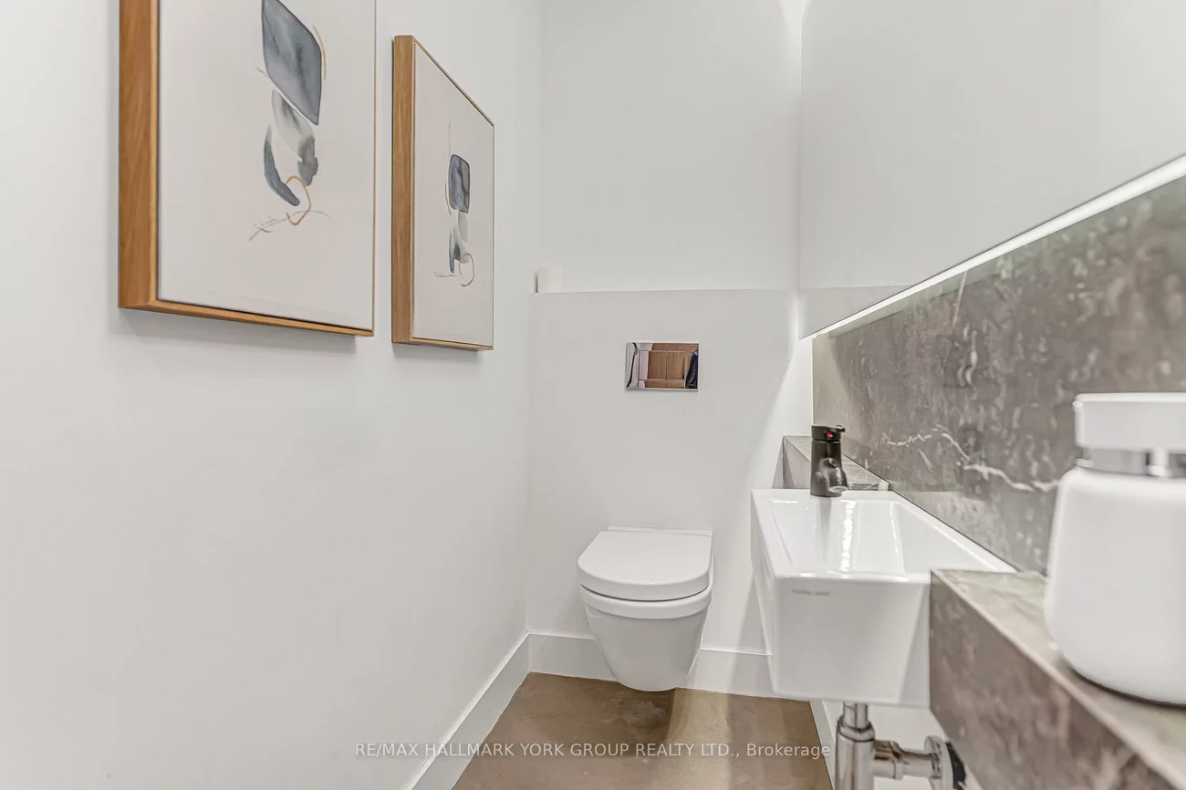 840, Richmond, Trinity-Bellwoods, Toronto