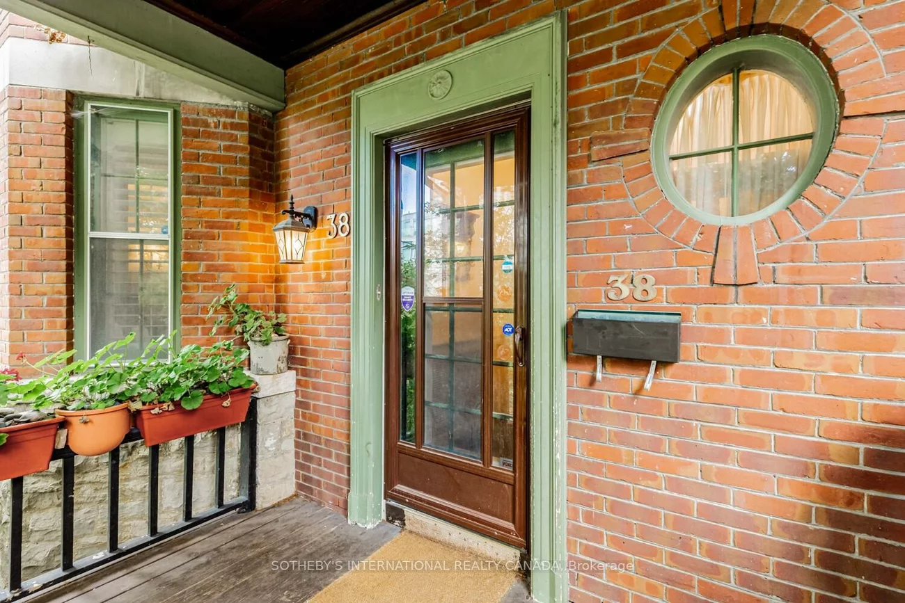 38, Foxbar, Yonge-St. Clair, Toronto