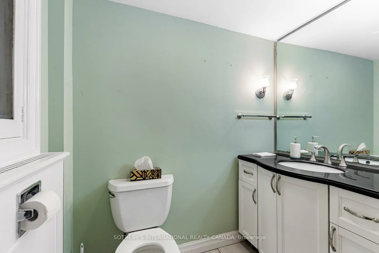 38, Foxbar, Yonge-St. Clair, Toronto