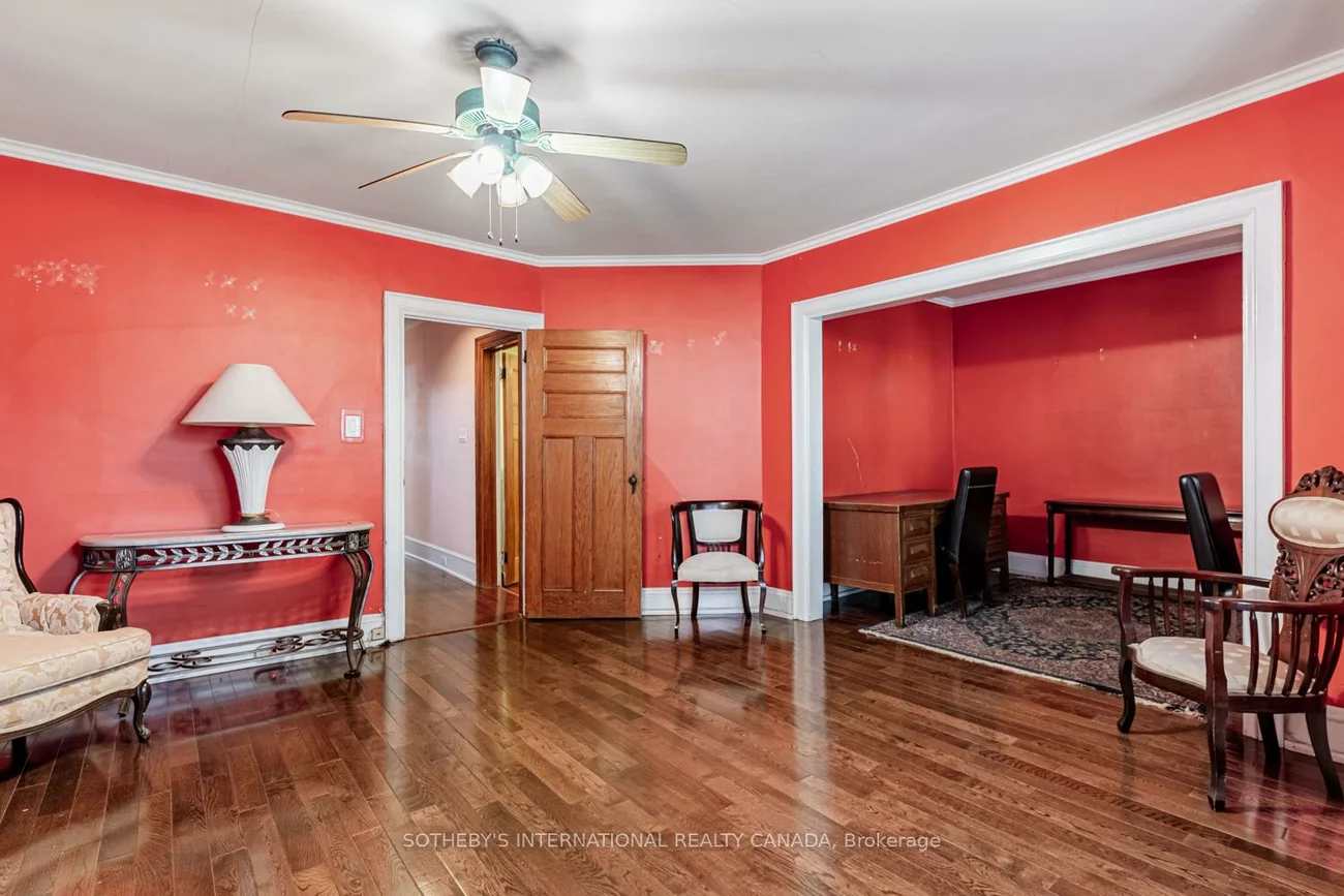 38, Foxbar, Yonge-St. Clair, Toronto