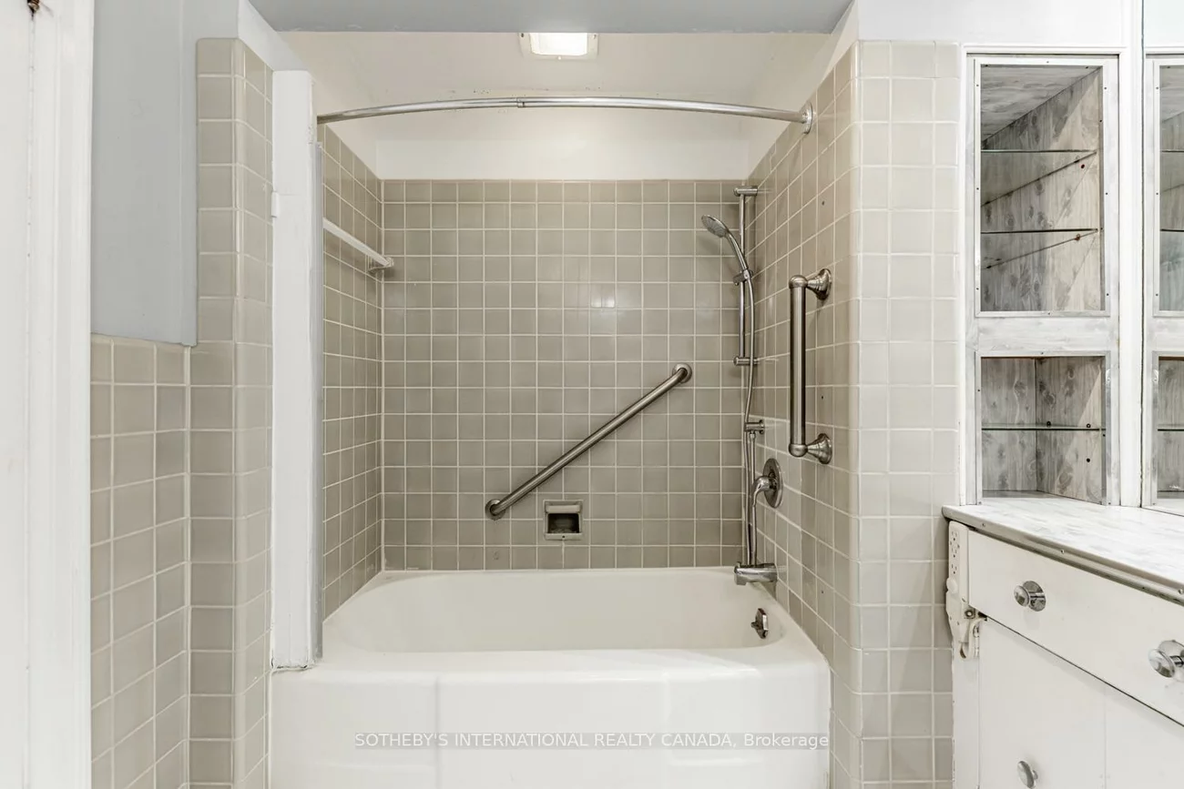 38, Foxbar, Yonge-St. Clair, Toronto