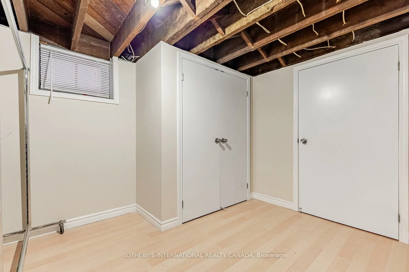 38, Foxbar, Yonge-St. Clair, Toronto