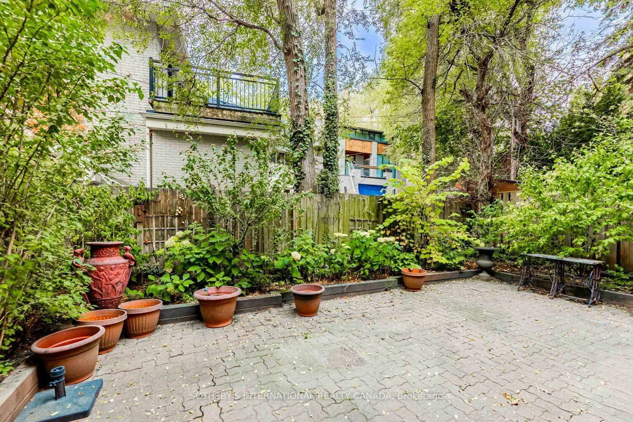 38, Foxbar, Yonge-St. Clair, Toronto