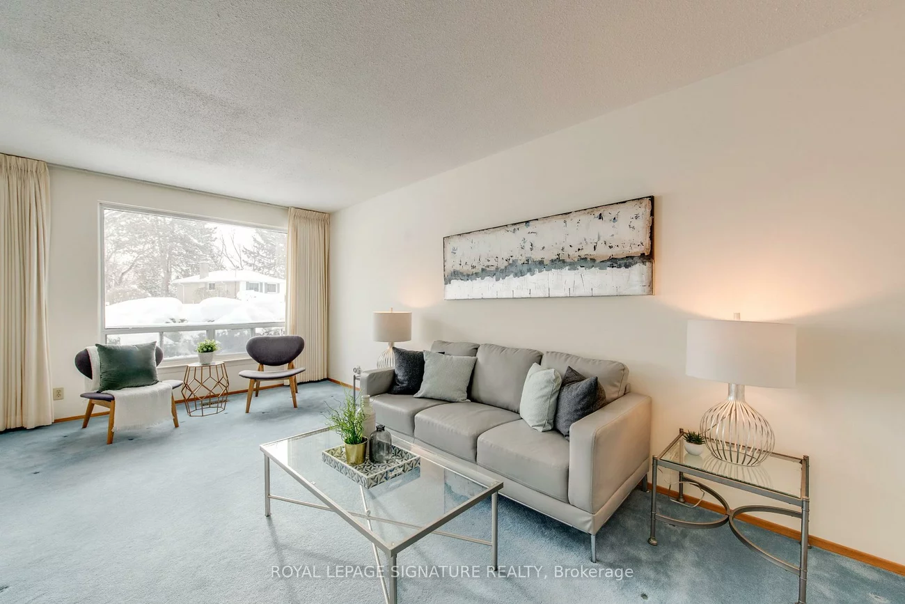 22, Bellbury, Don Valley Village, Toronto