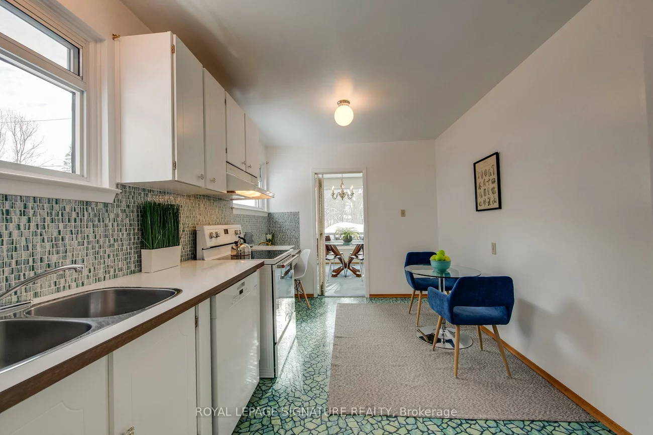 22, Bellbury, Don Valley Village, Toronto