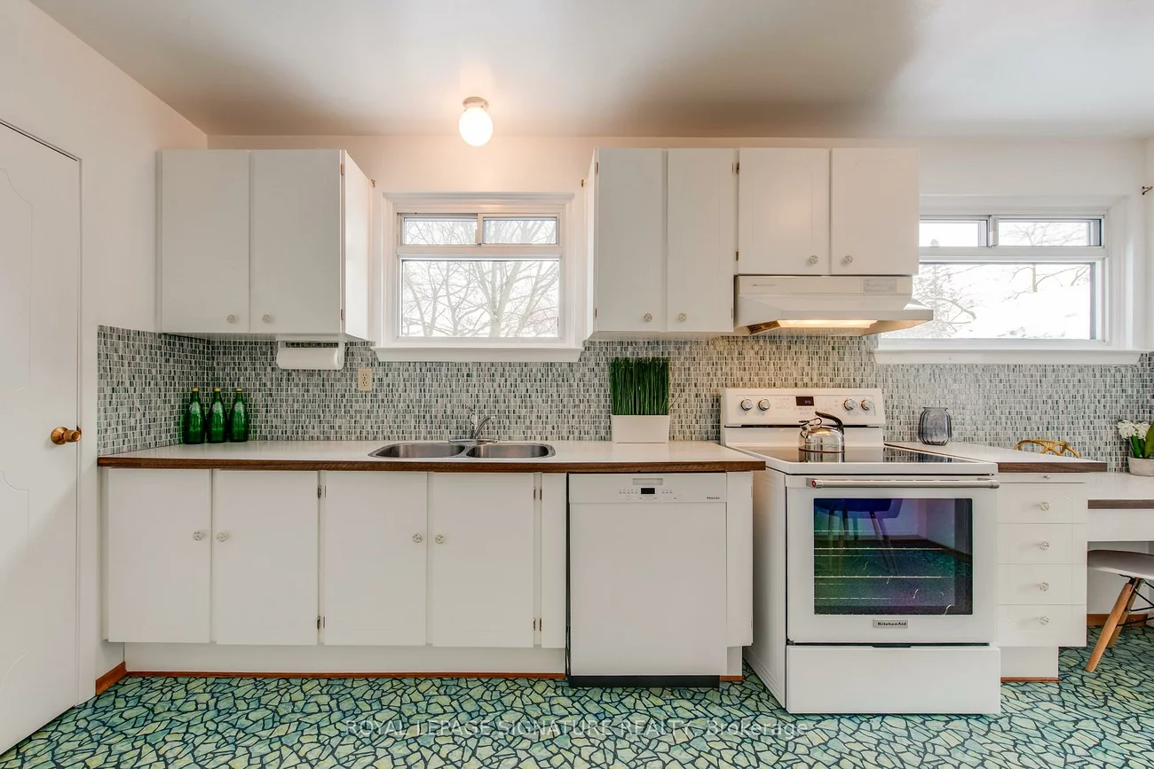 22, Bellbury, Don Valley Village, Toronto