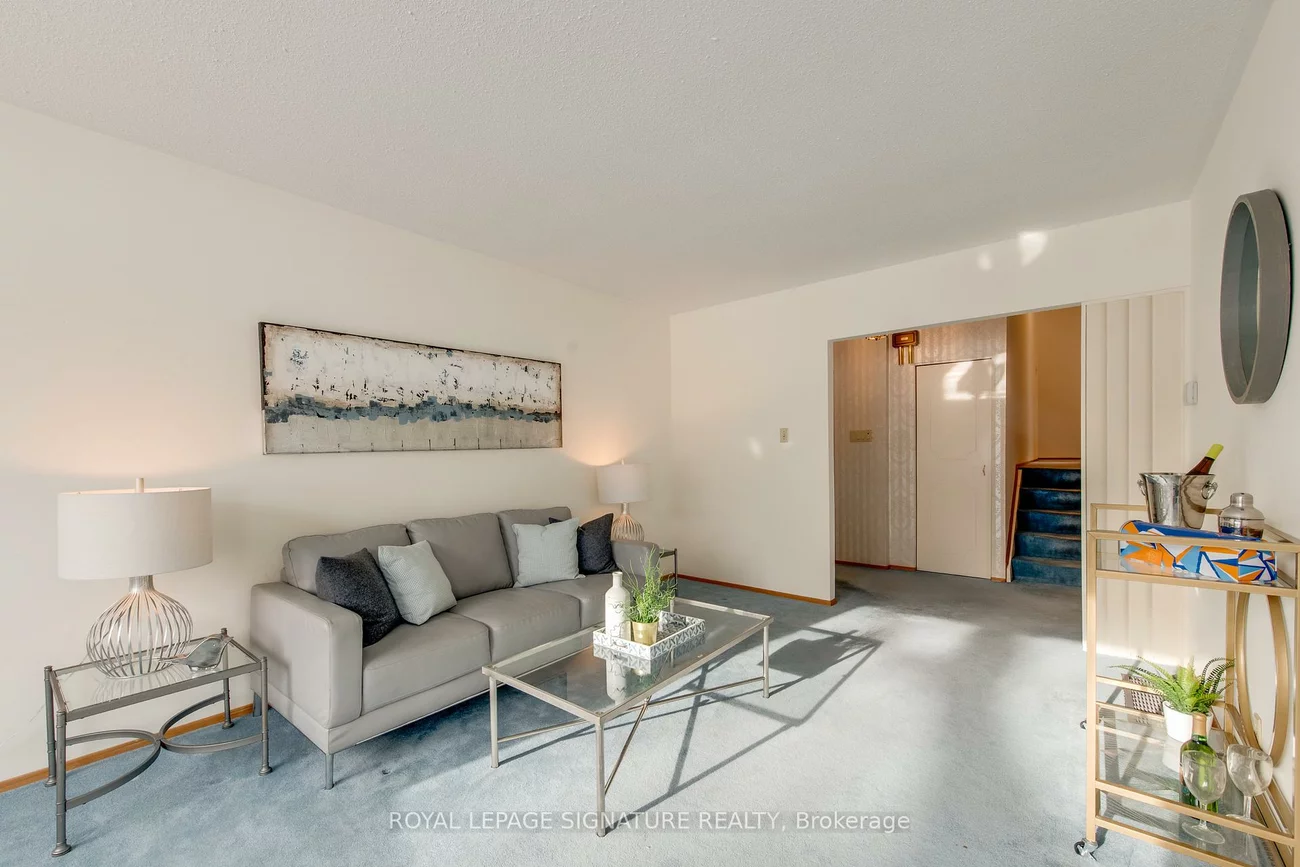 22, Bellbury, Don Valley Village, Toronto