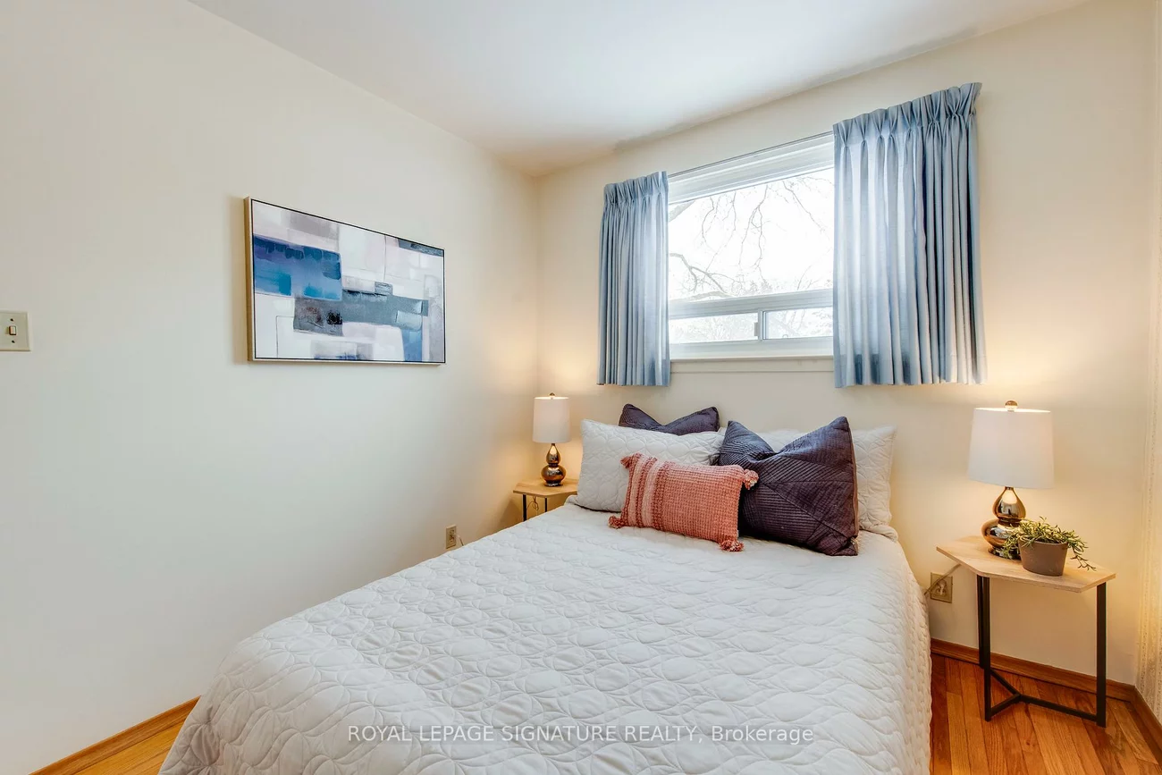 22, Bellbury, Don Valley Village, Toronto