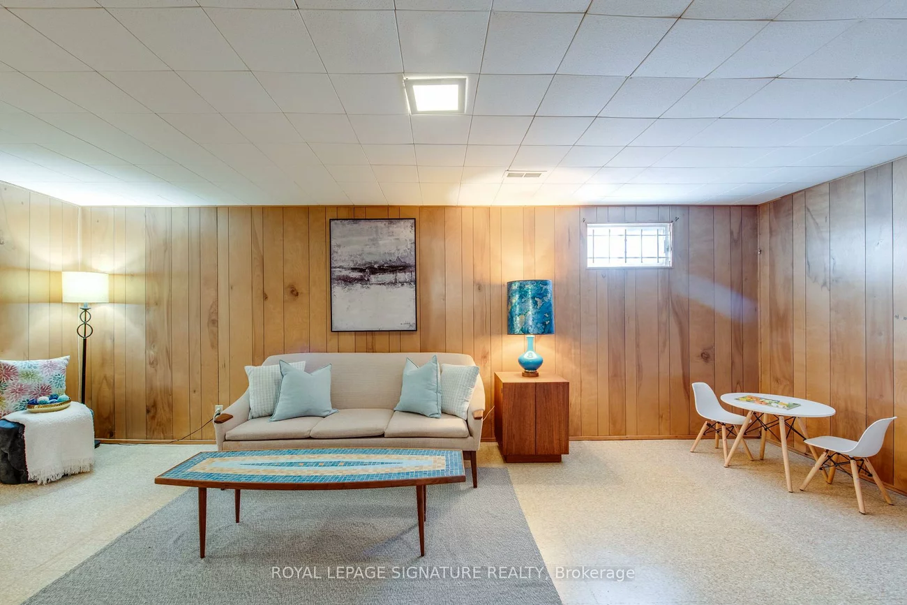 22, Bellbury, Don Valley Village, Toronto