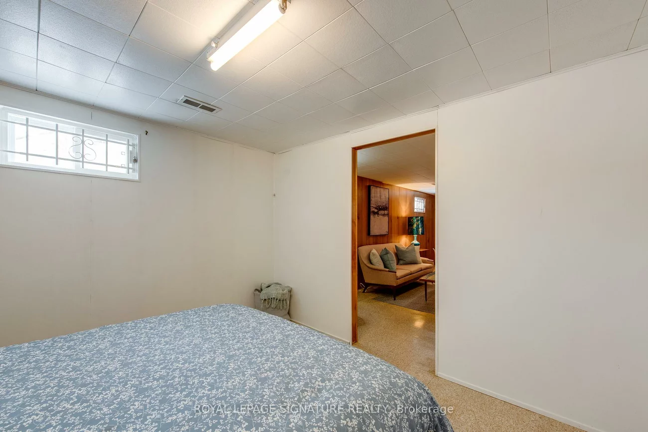 22, Bellbury, Don Valley Village, Toronto