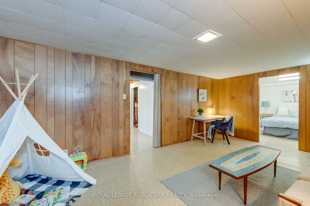 22, Bellbury, Don Valley Village, Toronto