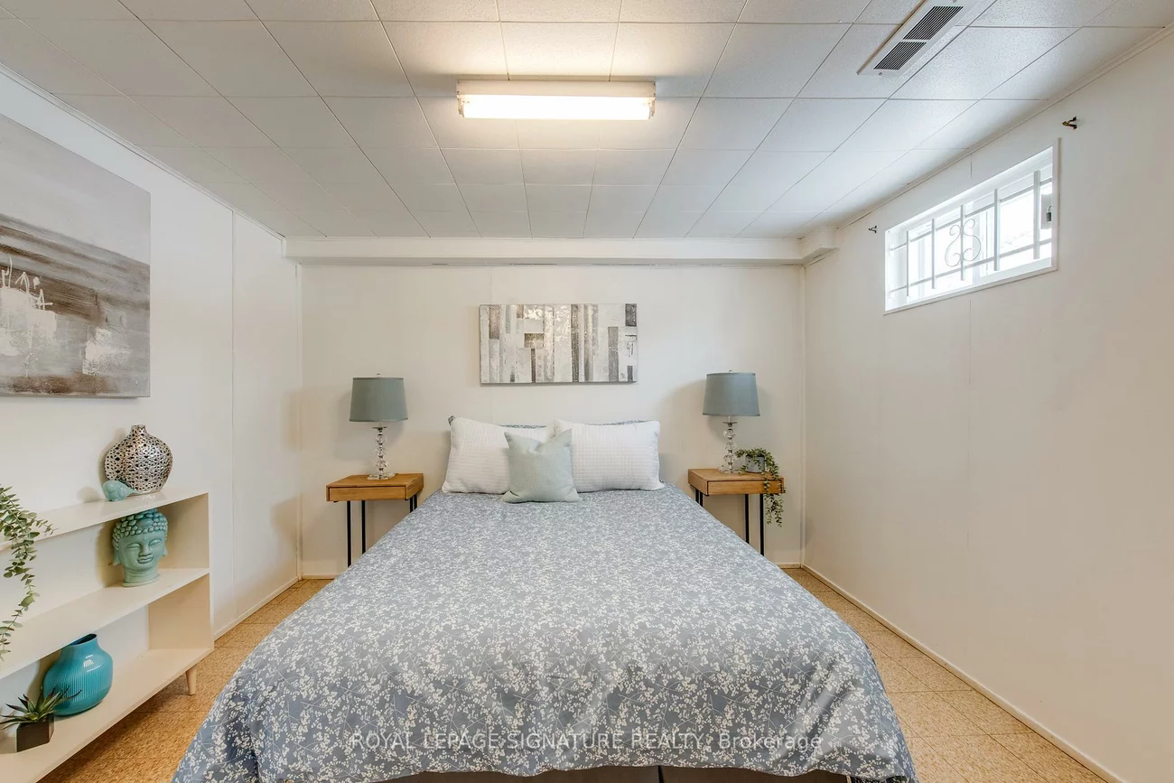 22, Bellbury, Don Valley Village, Toronto