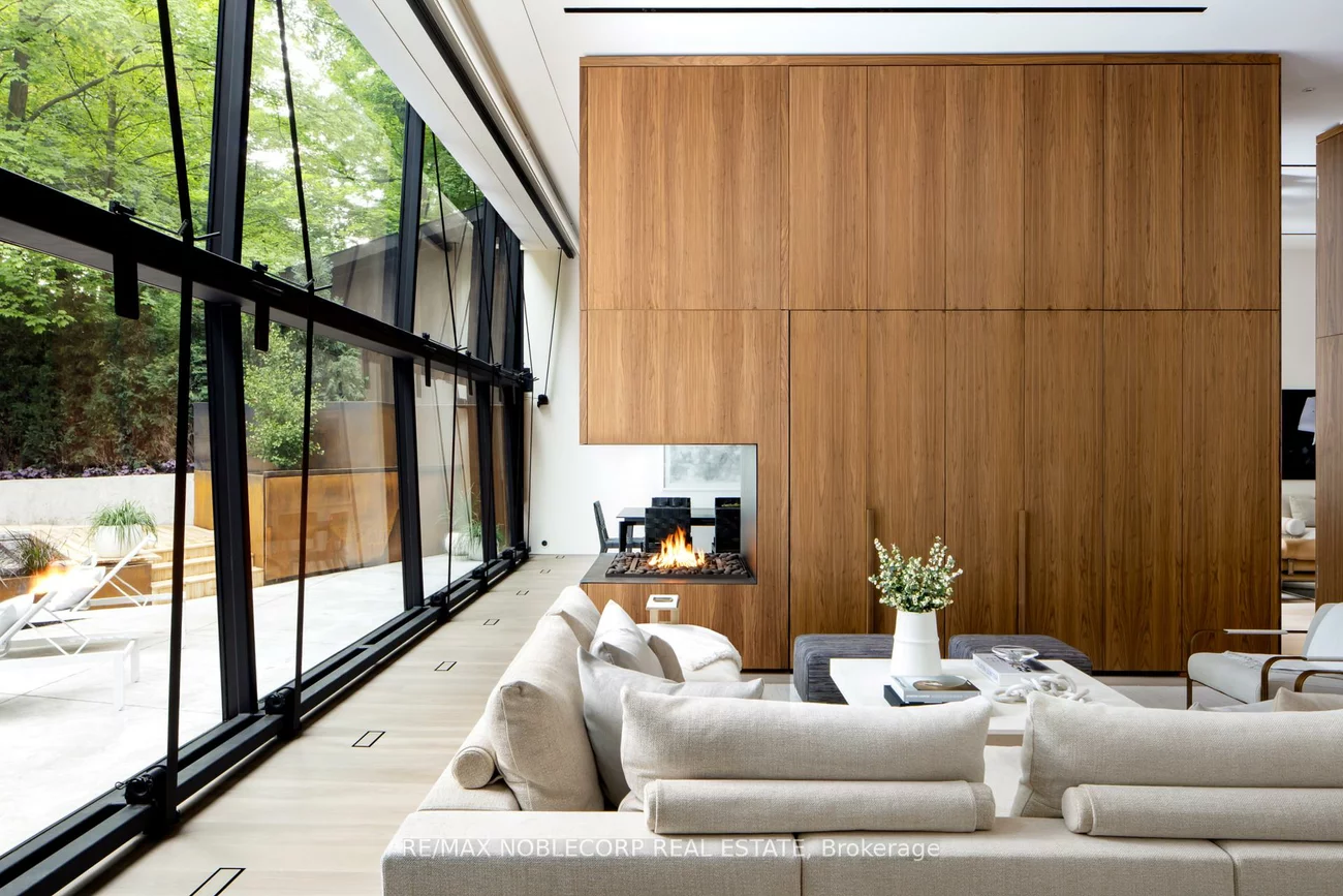 7, Waxwing, Banbury-Don Mills, Toronto