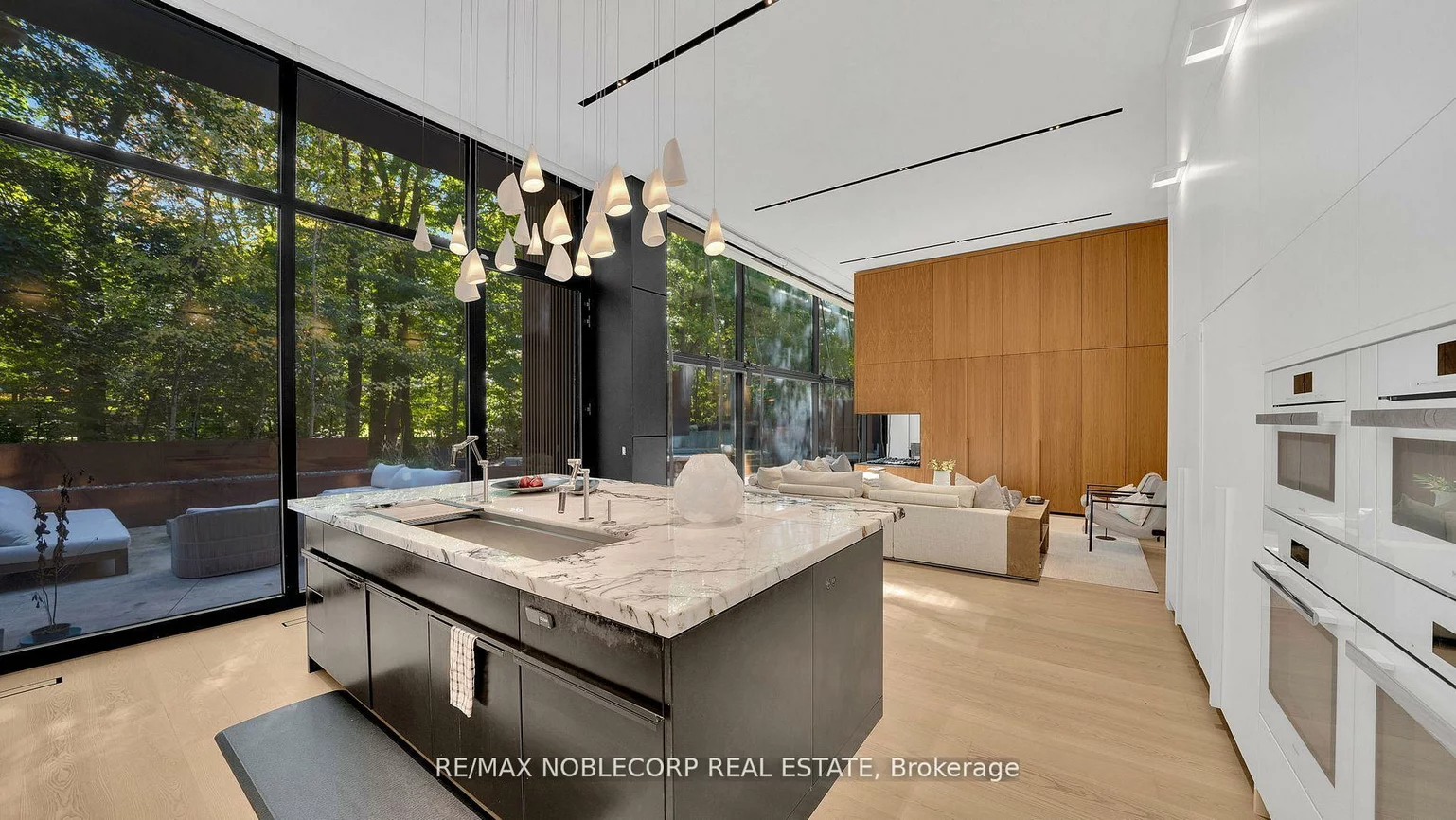 7, Waxwing, Banbury-Don Mills, Toronto