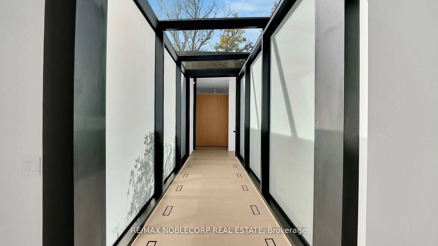 7, Waxwing, Banbury-Don Mills, Toronto