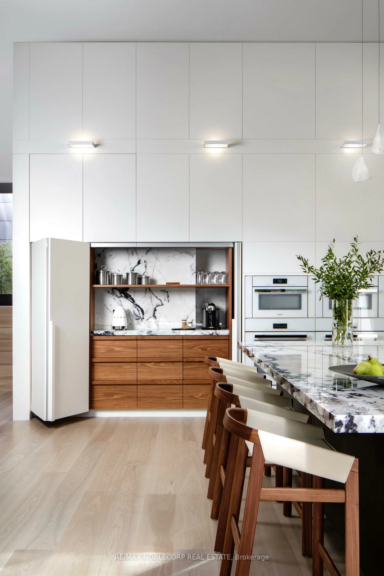 7, Waxwing, Banbury-Don Mills, Toronto