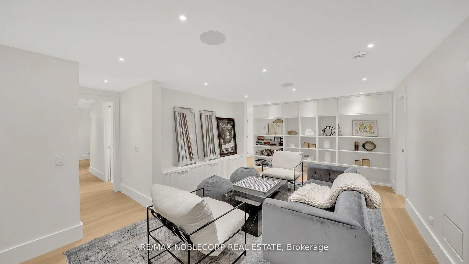 7, Waxwing, Banbury-Don Mills, Toronto