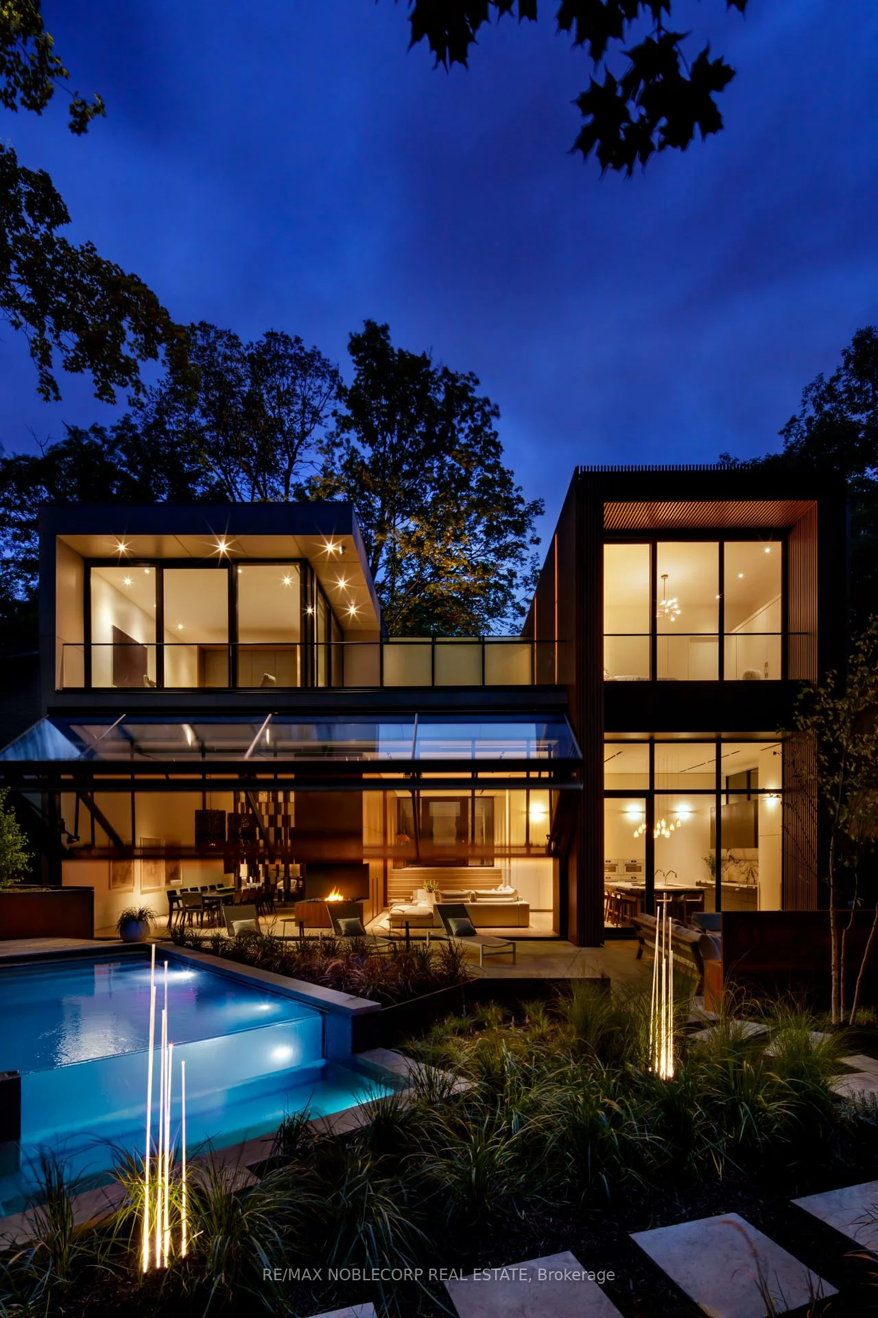 7, Waxwing, Banbury-Don Mills, Toronto