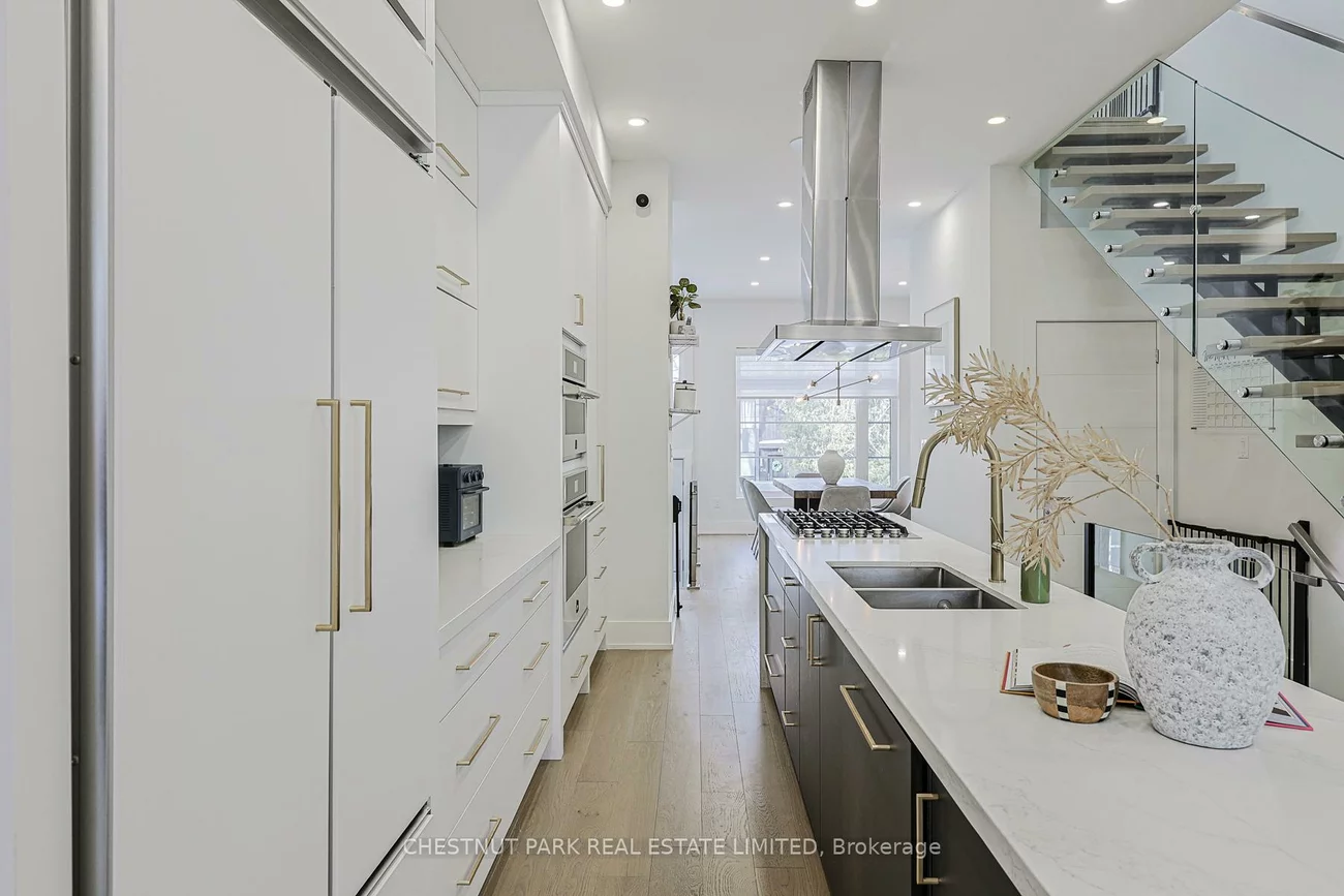 599, Soudan, Mount Pleasant East, Toronto