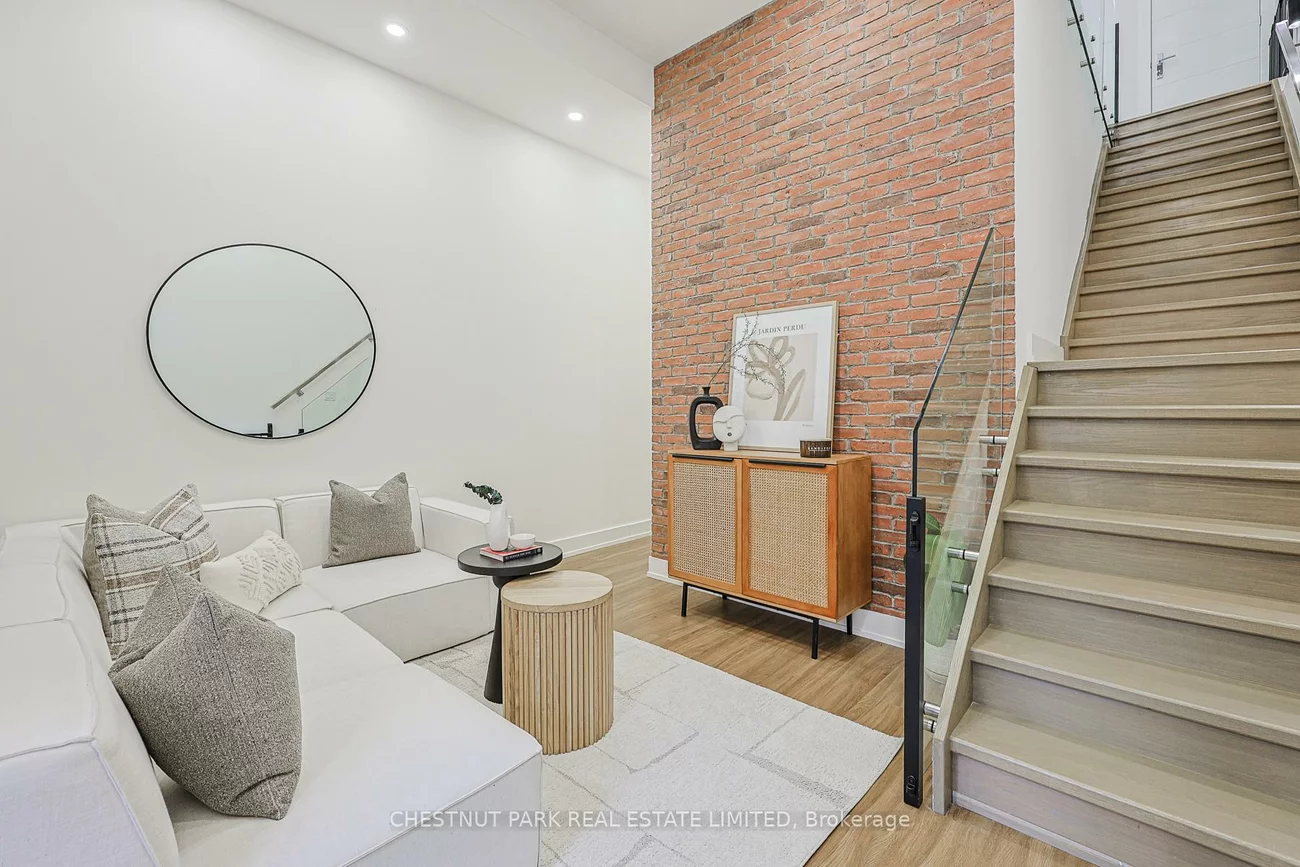 599, Soudan, Mount Pleasant East, Toronto