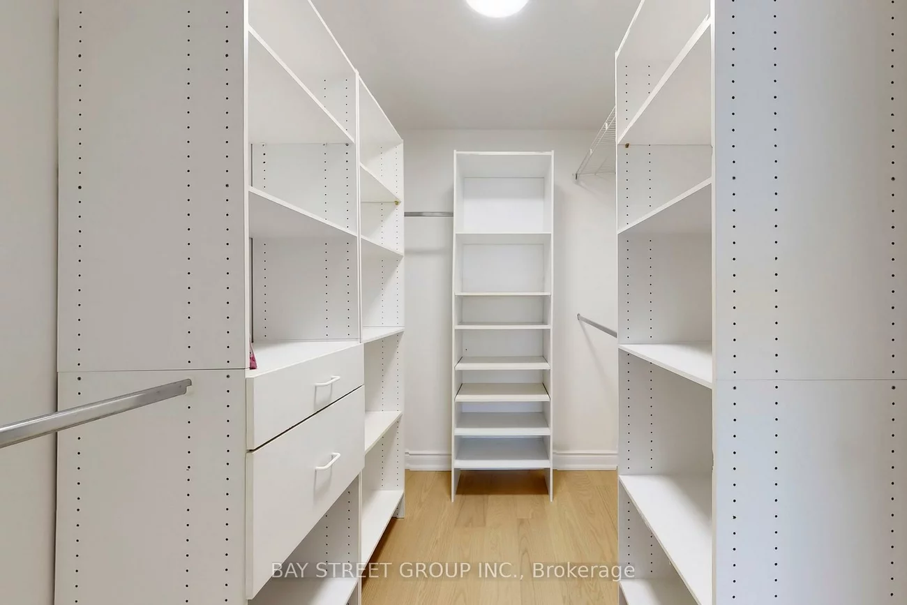 37, Abbeywood, Banbury-Don Mills, Toronto