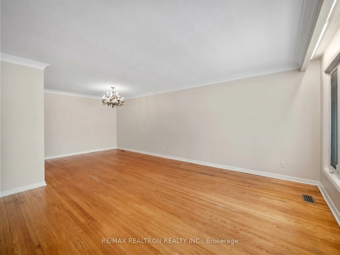 337, Wilmington, Bathurst Manor, Toronto