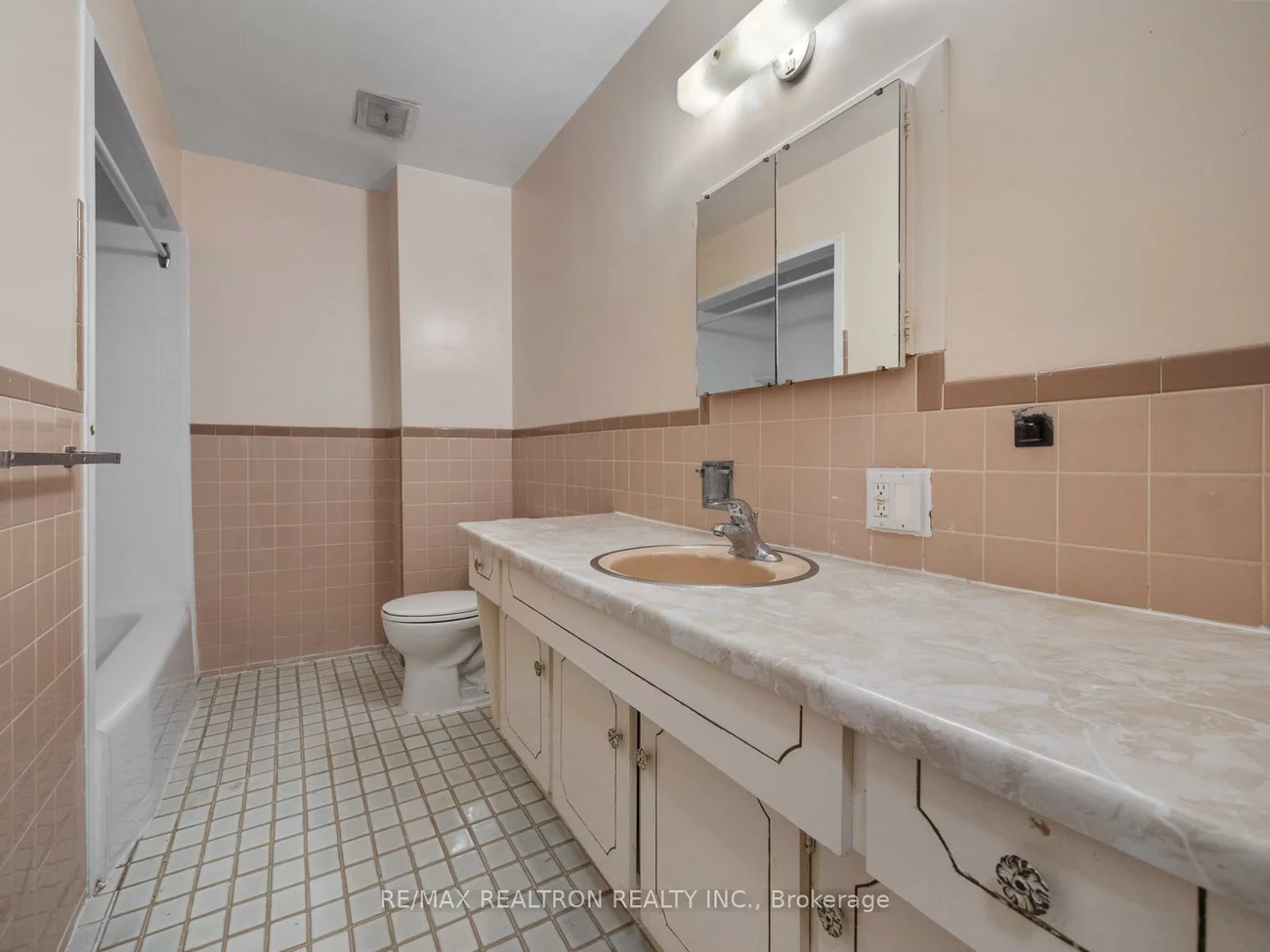 337, Wilmington, Bathurst Manor, Toronto