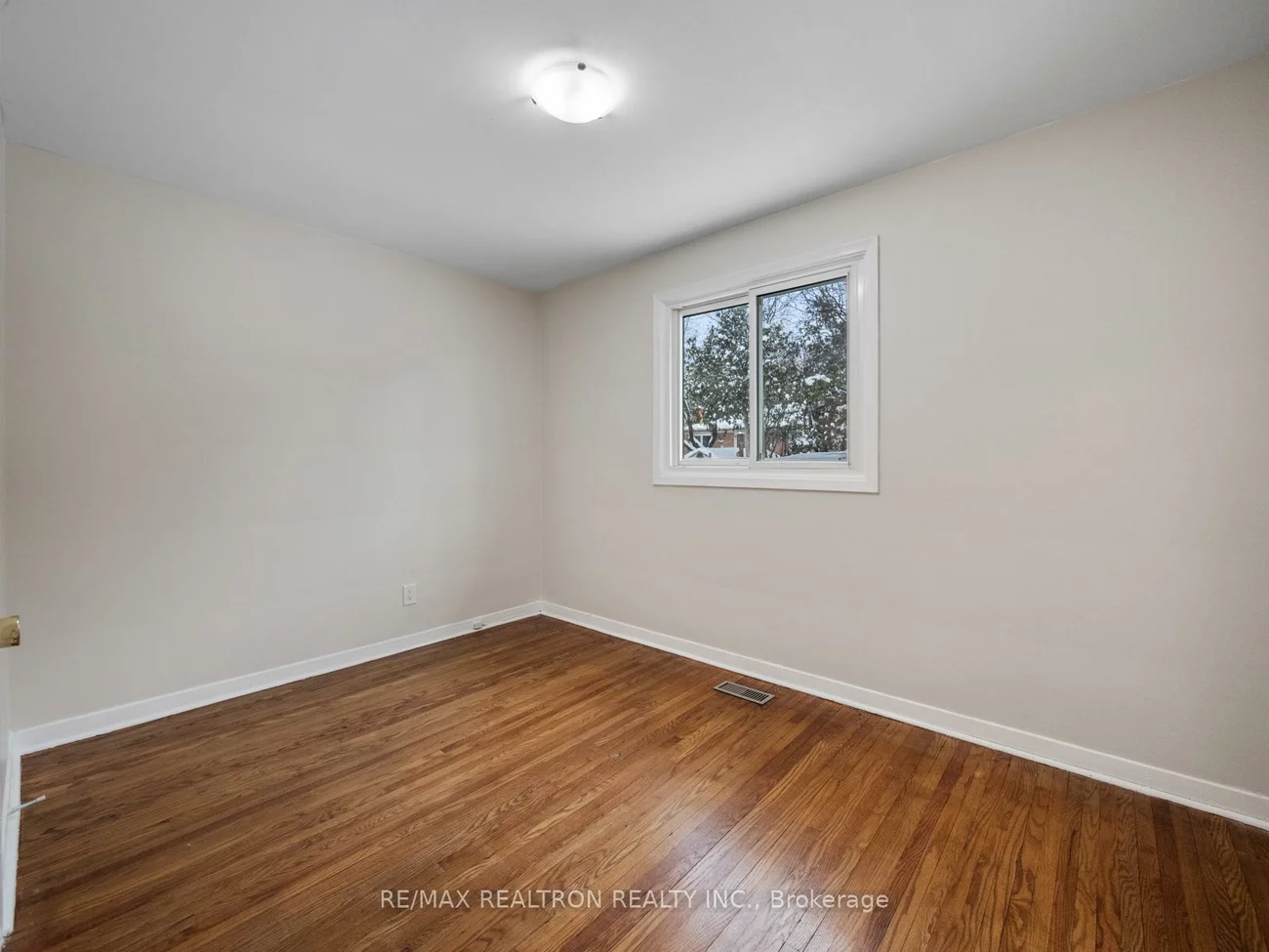 337, Wilmington, Bathurst Manor, Toronto