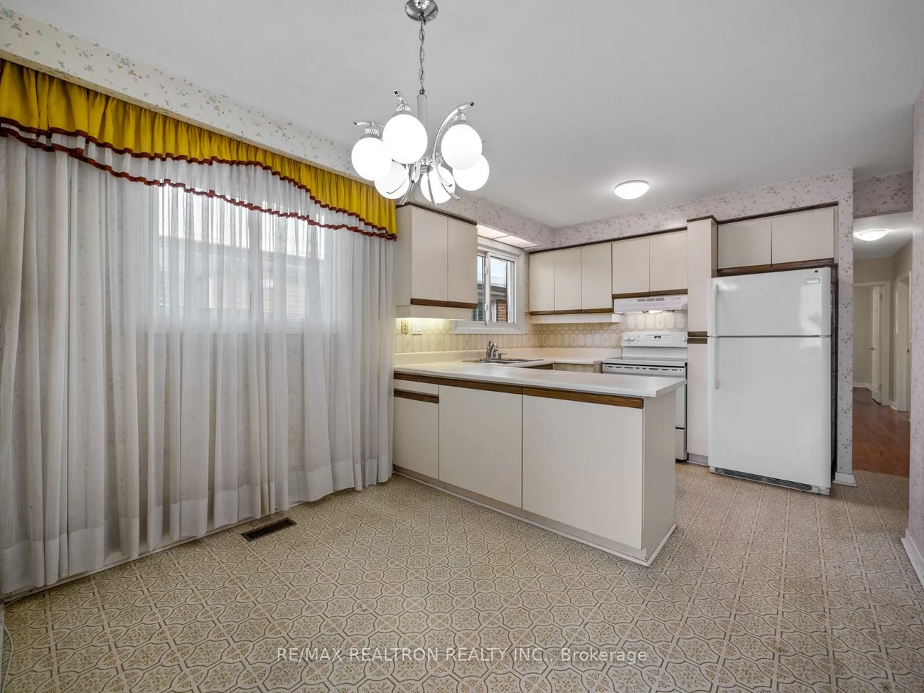 337, Wilmington, Bathurst Manor, Toronto