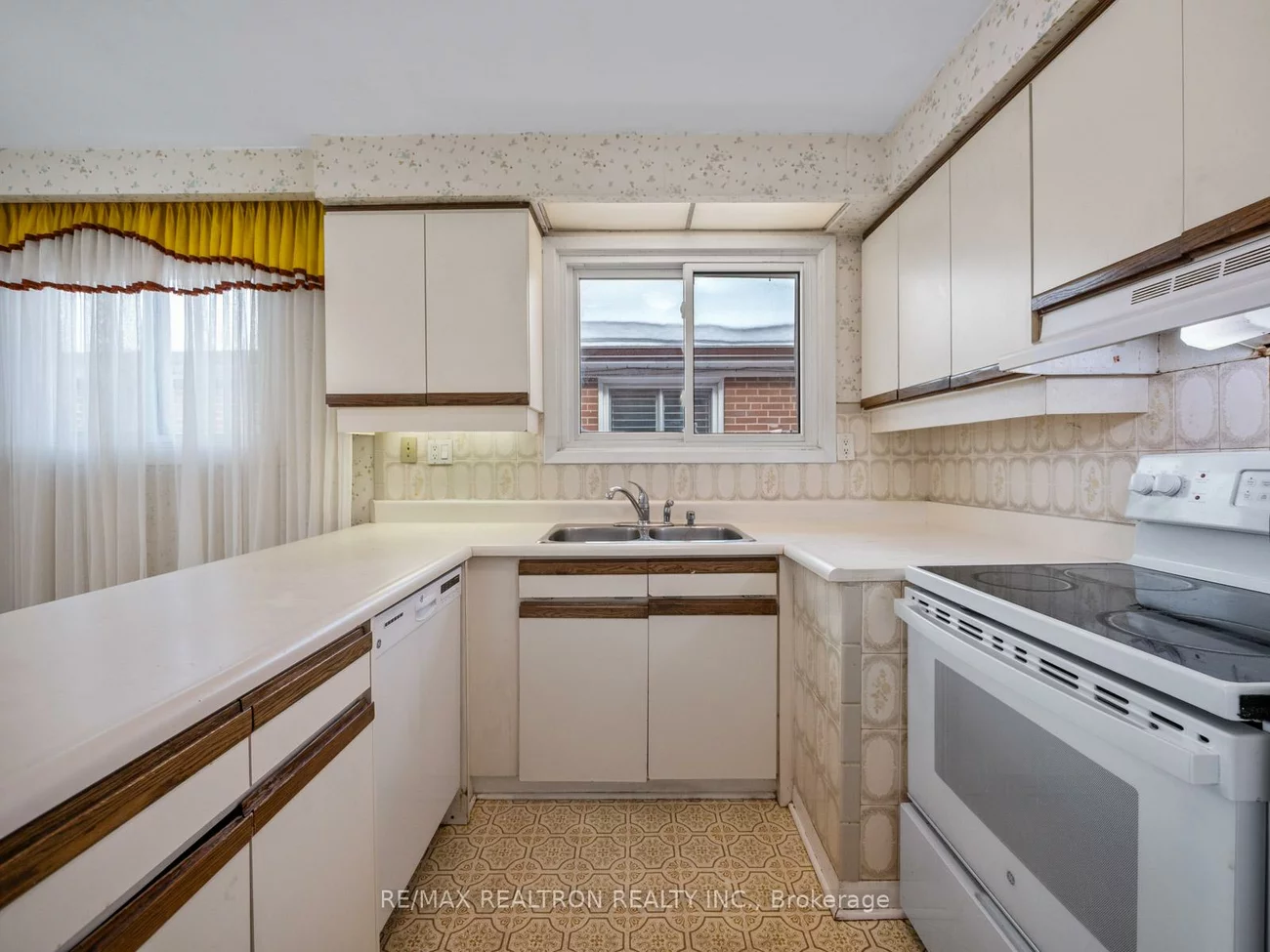 337, Wilmington, Bathurst Manor, Toronto