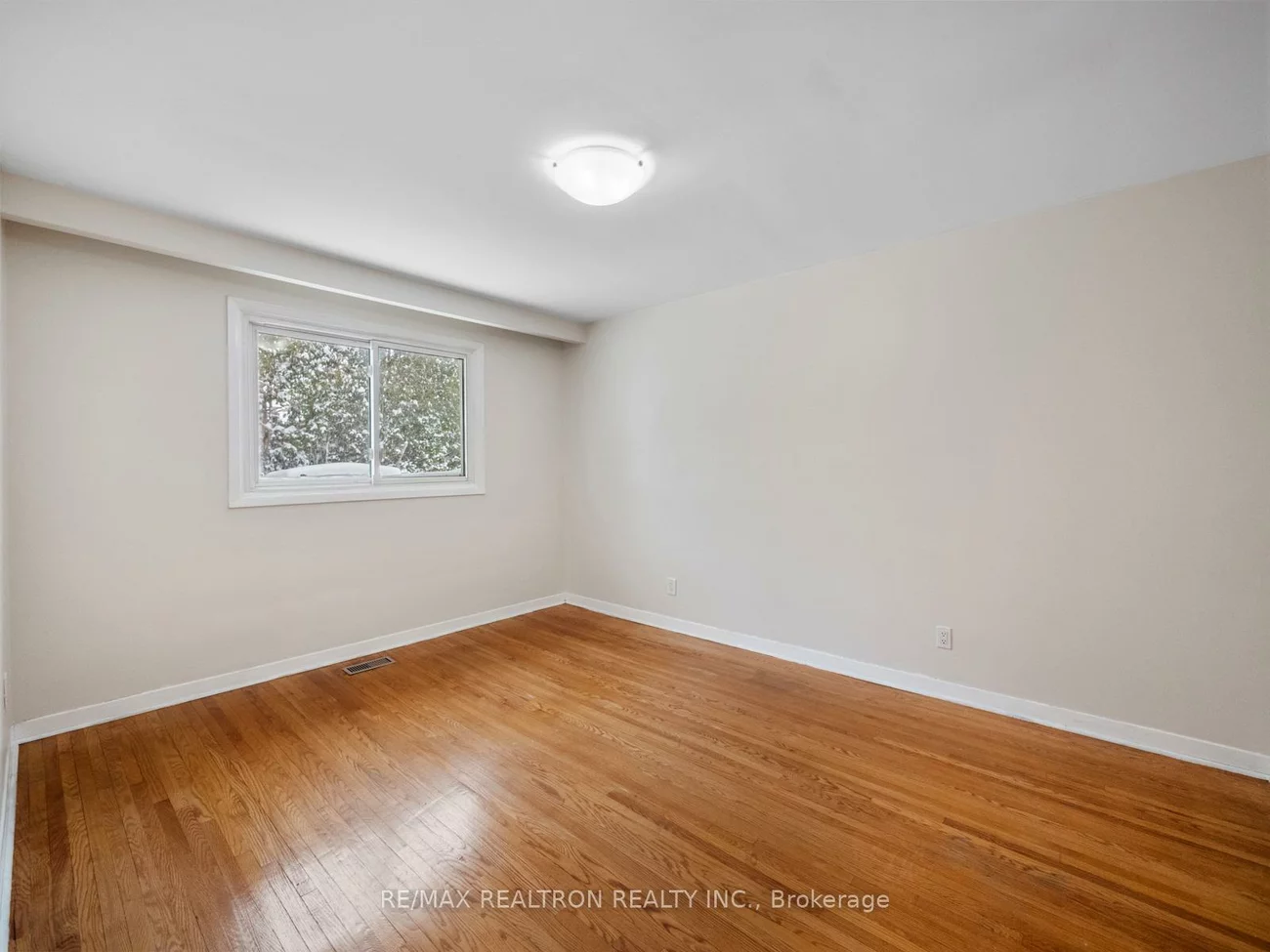 337, Wilmington, Bathurst Manor, Toronto