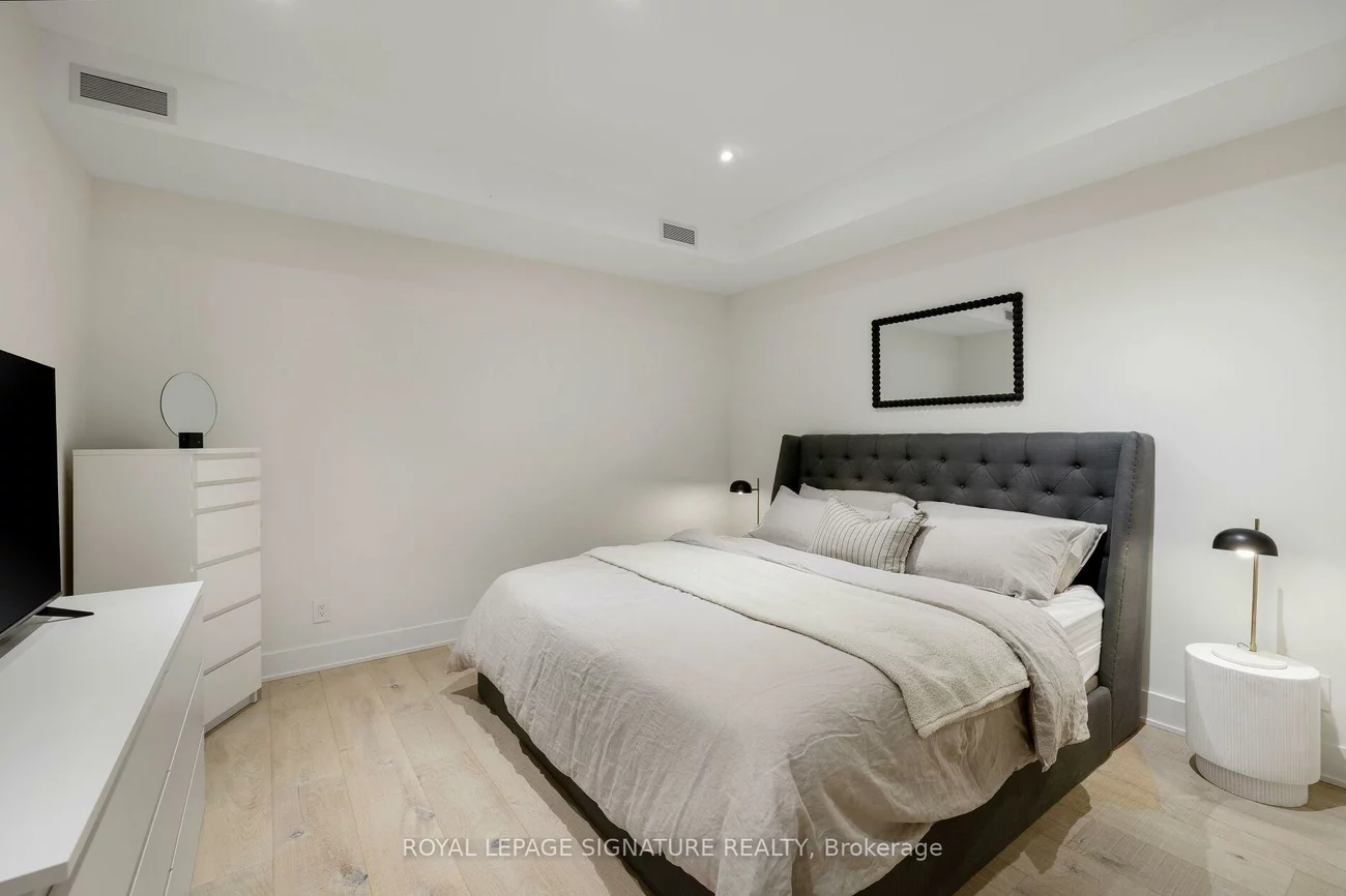 17, Lakeview, Trinity-Bellwoods, Toronto