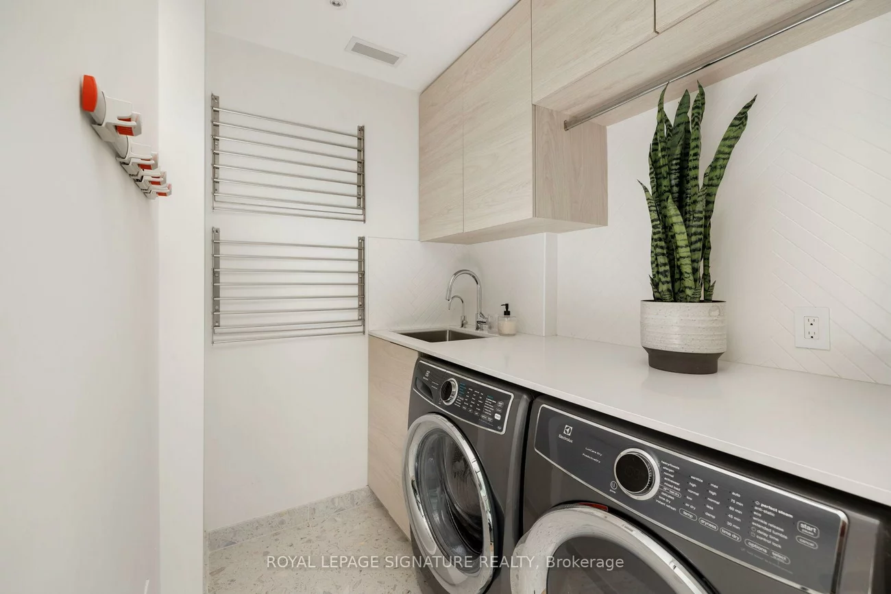 17, Lakeview, Trinity-Bellwoods, Toronto